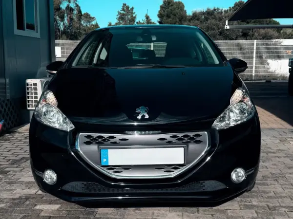 Peugeot 208 1.4 e-HDi Access 2-Tronic 2