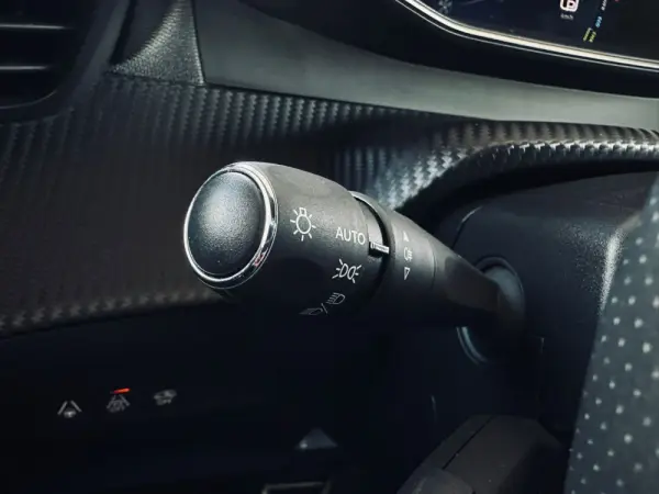 Peugeot e-208 50 kWh GT 7