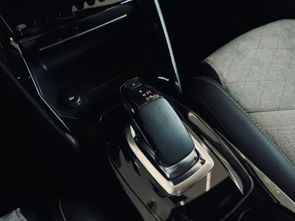 Peugeot e-208 50 kWh GT 15