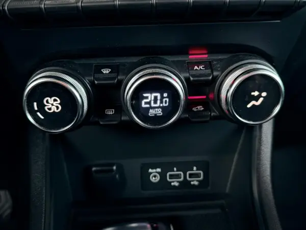 Renault Captur 1.6 E-Tech Plug-In Hybrid Engineered 24