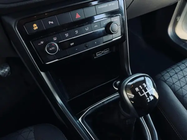 Volkswagen T-Cross 1.6 TDI 19