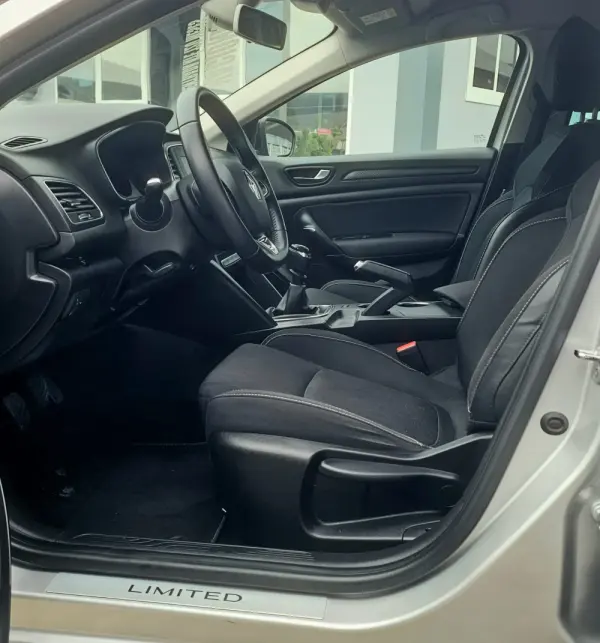 Renault Mégane Sport Tourer 1.5 Blue dCi Limited 23