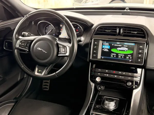 Jaguar XE 2.0 D 16