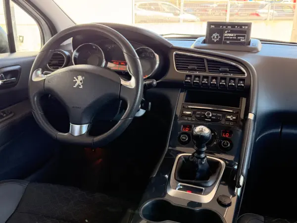 Peugeot 3008 1.6 BlueHDi Allure 17