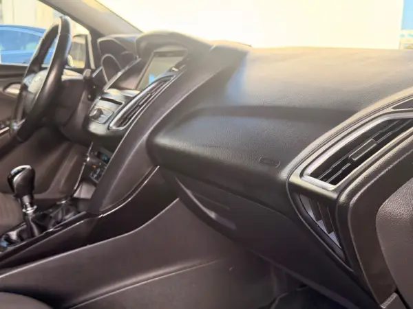 Ford Focus SW 1.5 TDCi EcoBlue Connected 47