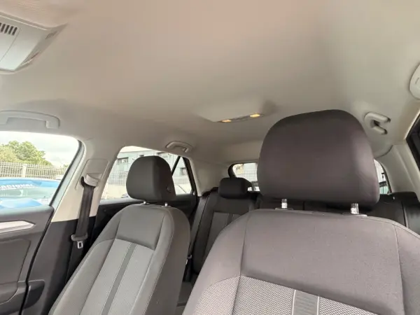 Volkswagen T-Roc LIFE 36