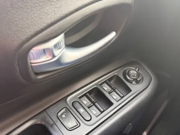 Jeep Renegade 1.6 MJD Limited DCT 31