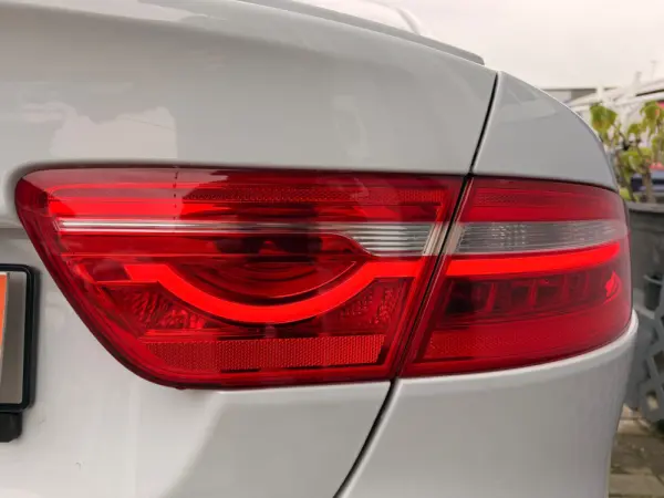 Jaguar XE 2.0 D 11