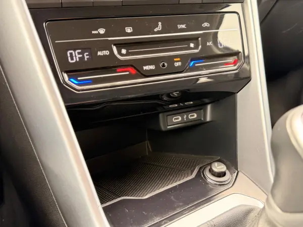 Volkswagen T-Roc LIFE 29