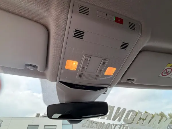 Volkswagen T-Roc LIFE 32