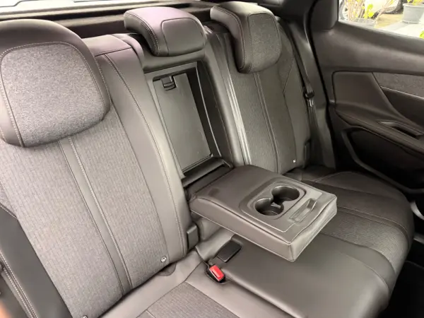 Peugeot 3008 1.6 BlueHDi GT Line 37