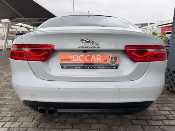 Jaguar XE 2.0 D 9