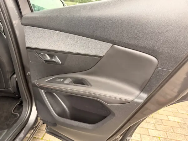 Peugeot 3008 1.6 BlueHDi GT Line 40