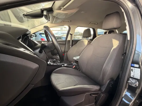 Ford Focus SW 1.5 TDCi EcoBlue Connected 40