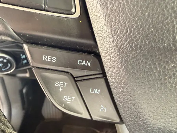 Ford Focus SW 1.5 TDCi EcoBlue Connected 24