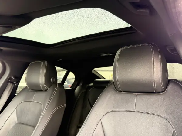 Jaguar XE 2.0 D R-Dynamic S 34