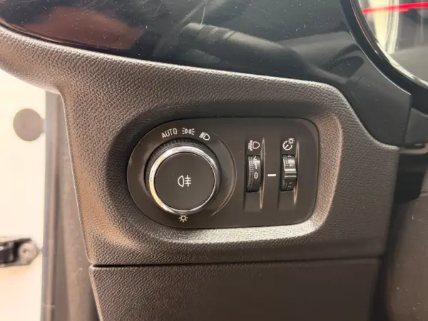 Opel Corsa 1.5 D Business Edition 25