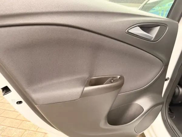 Opel Astra 1.5 D Business Edition S/S 31