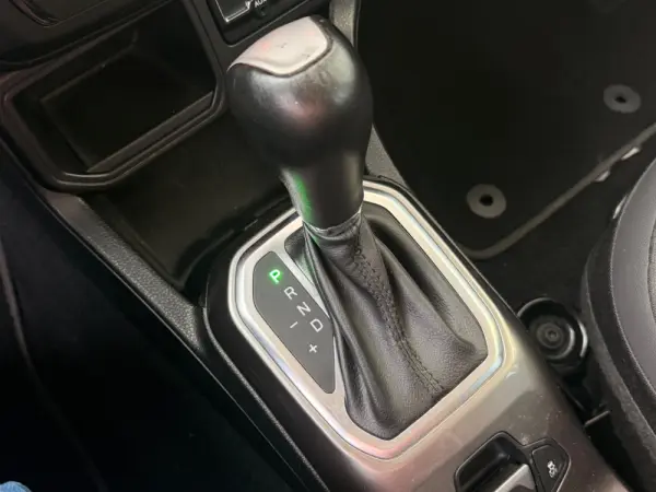 Jeep Renegade 1.6 MJD Limited DCT 26