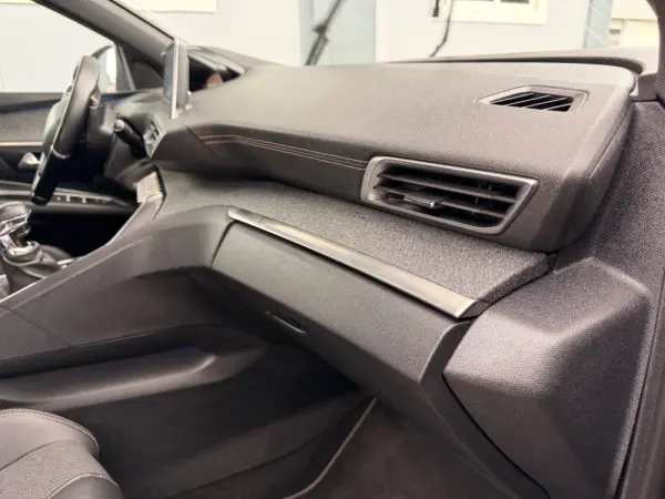 Peugeot 3008 1.6 BlueHDi GT Line 32