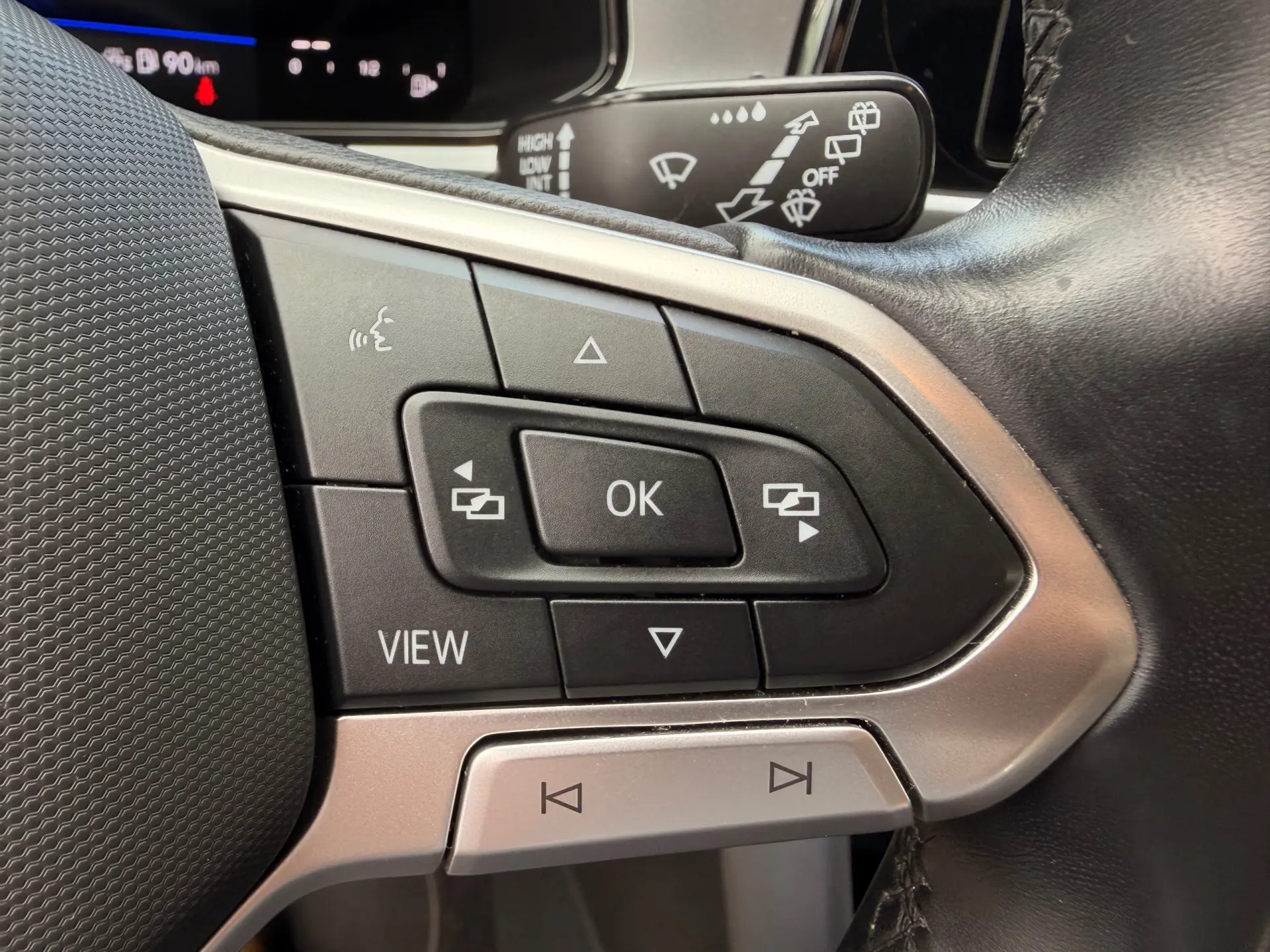 Volkswagen T-Roc LIFE 18