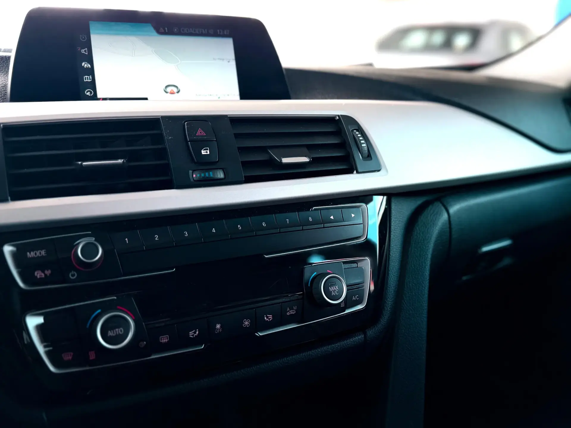 BMW 318 d Touring Line Sport 12