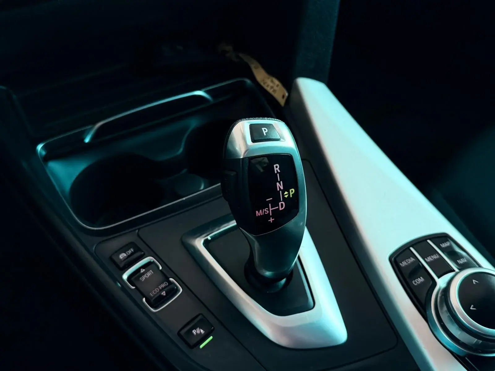 BMW 320 d Auto Line Sport 19