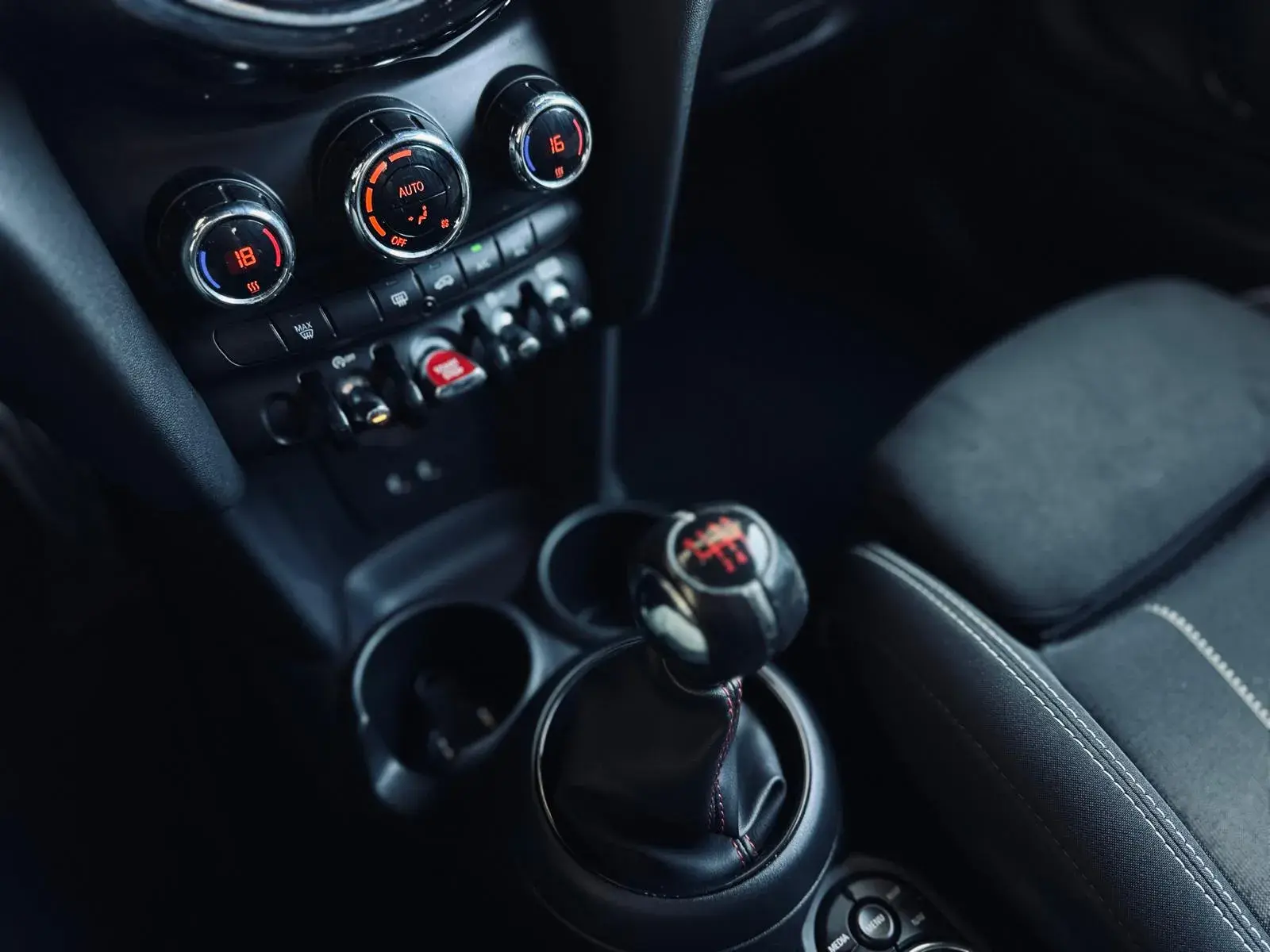 MINI 3 Portas Cooper Sport Edition 16