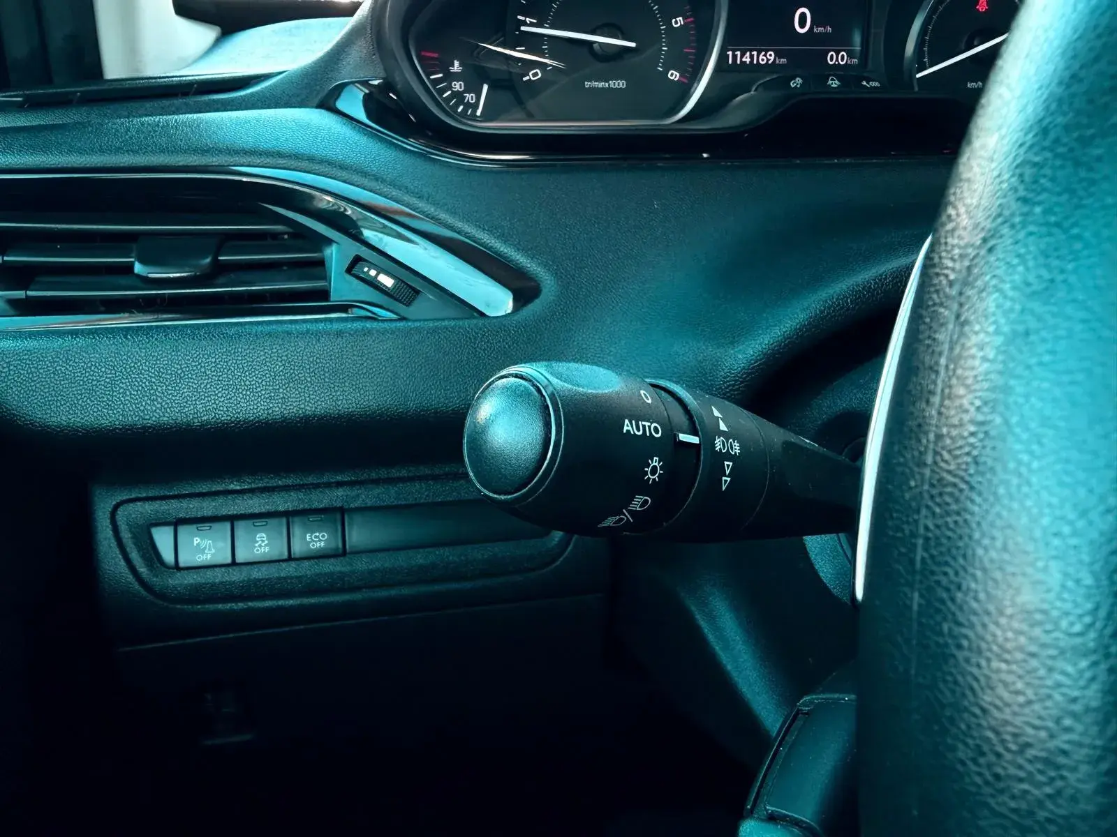 Peugeot 208 1.4 e-HDi Access 2-Tronic 8