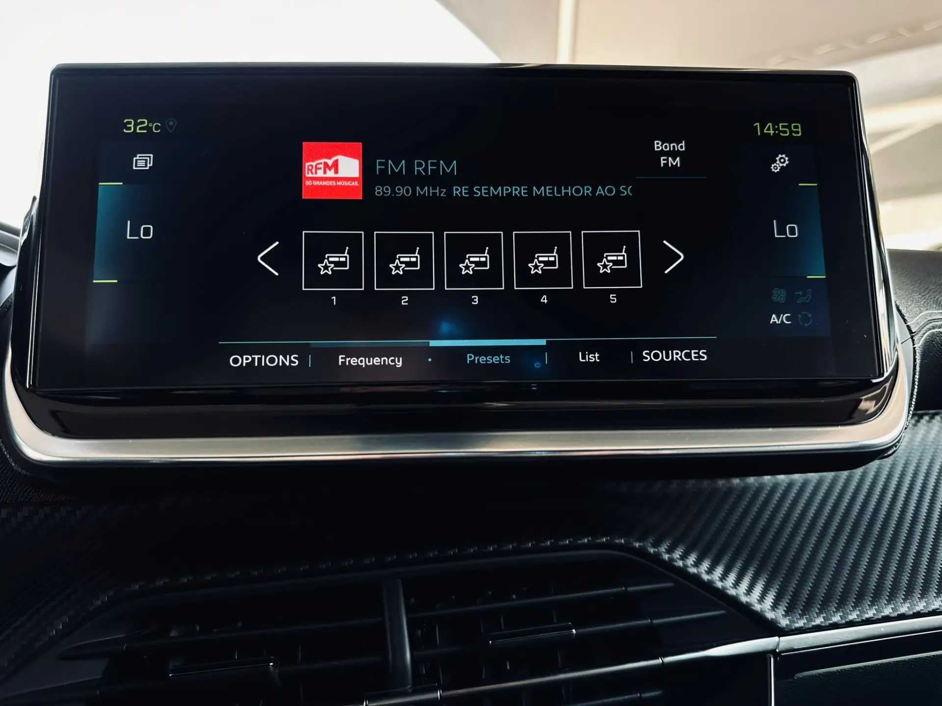 Peugeot e-208 50 kWh GT 8