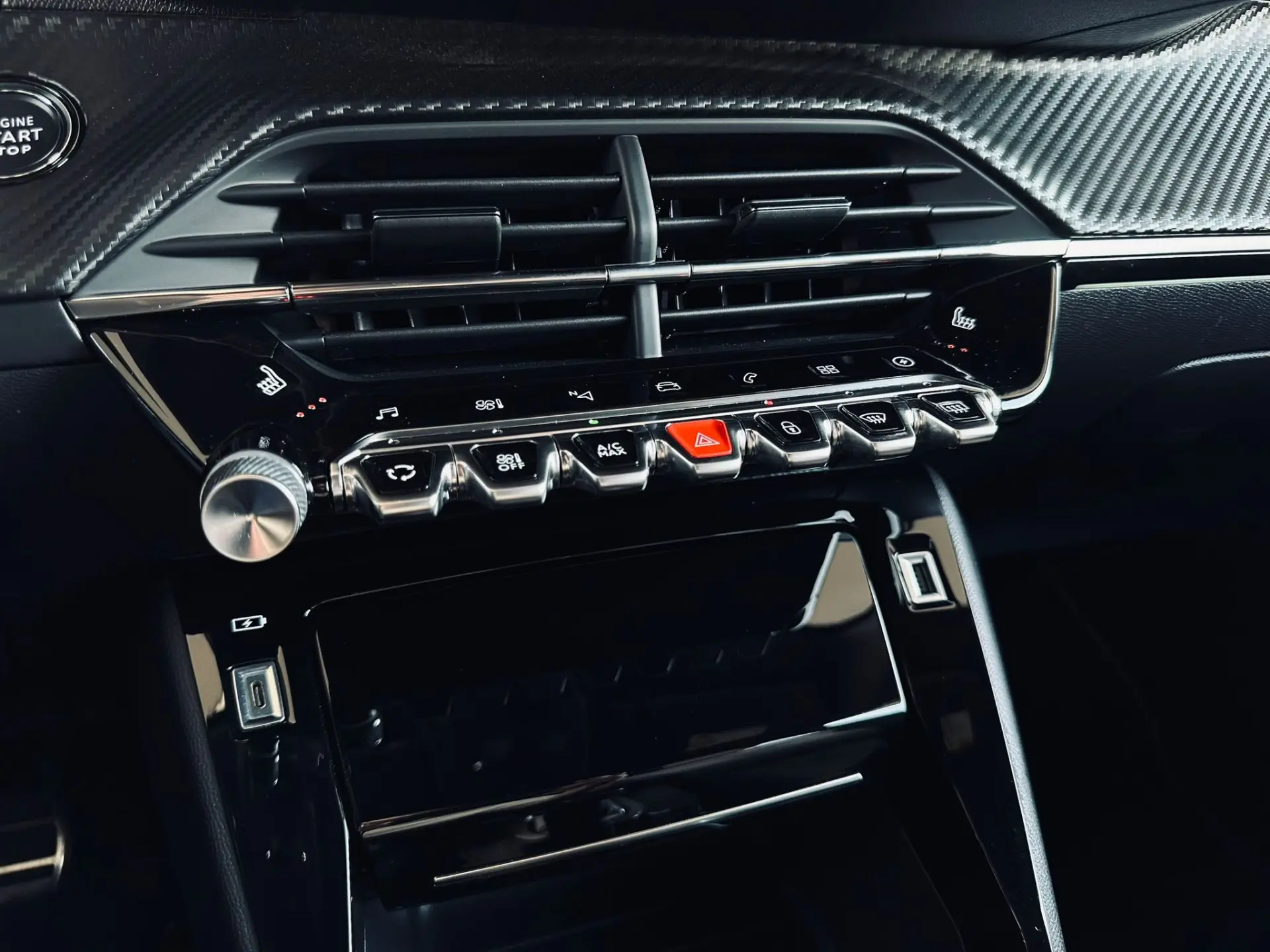 Peugeot e-208 50 kWh GT 14