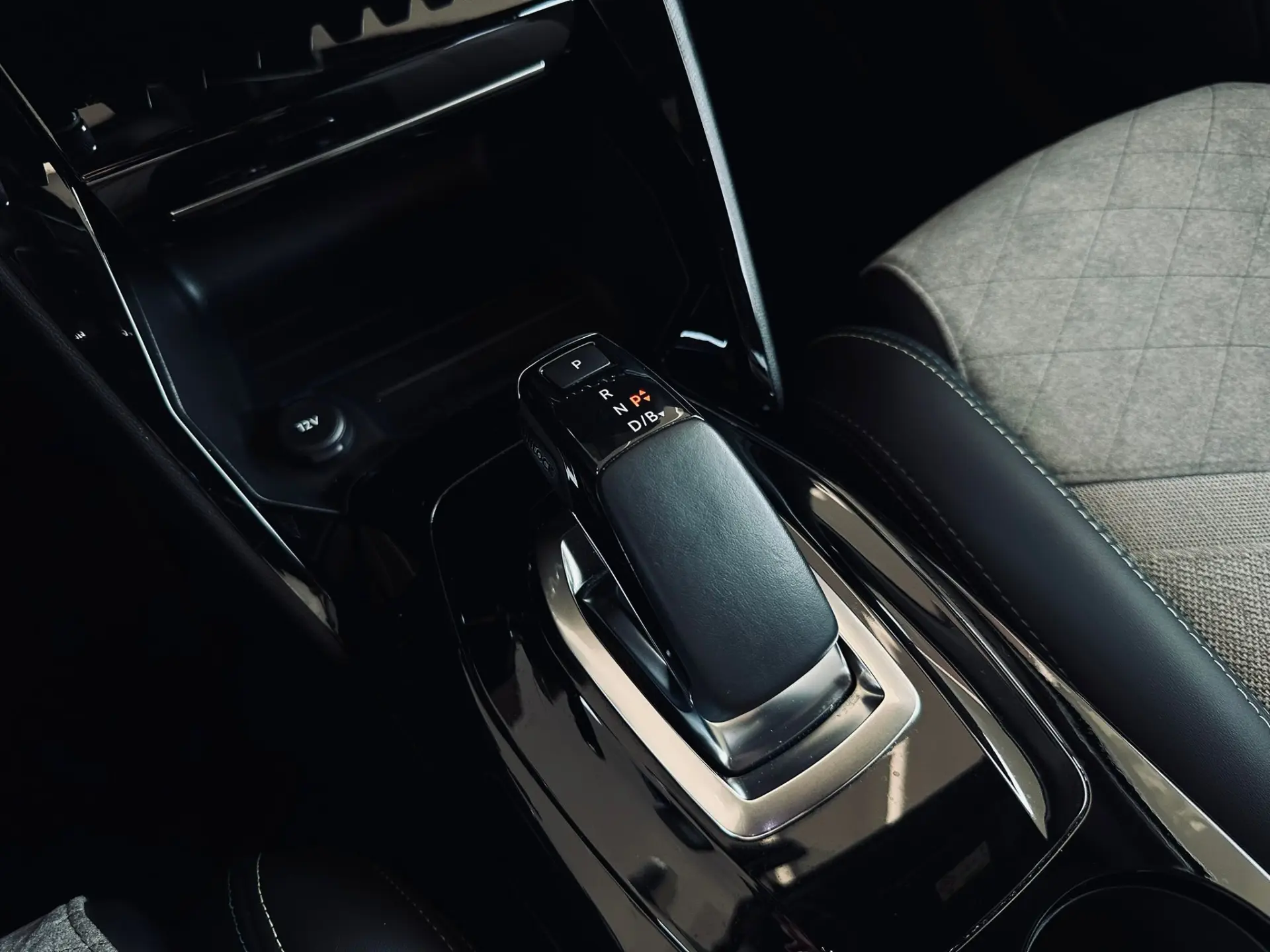 Peugeot e-208 50 kWh GT 15