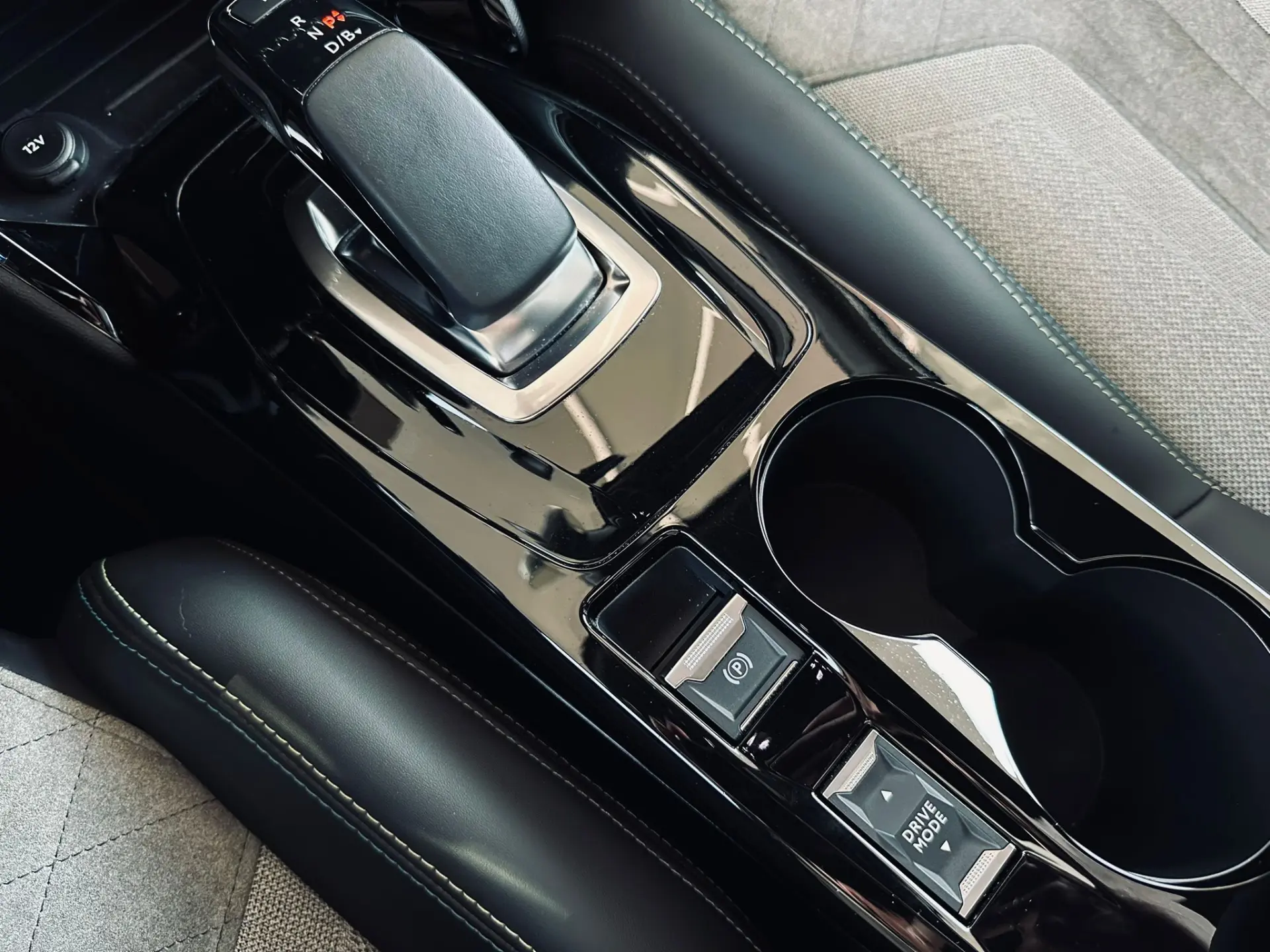 Peugeot e-208 50 kWh GT 16