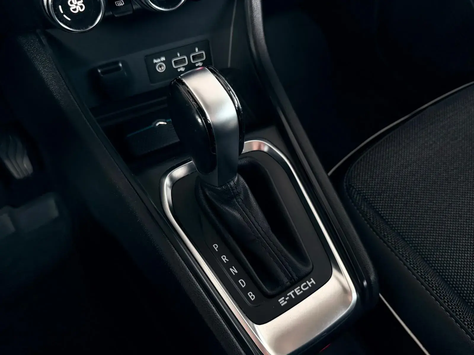 Renault Captur 1.6 E-Tech Plug-In Hybrid Engineered 25