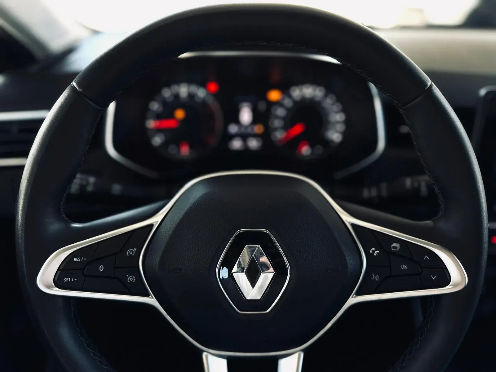 Renault Clio 1.0 TCe Exclusive 9