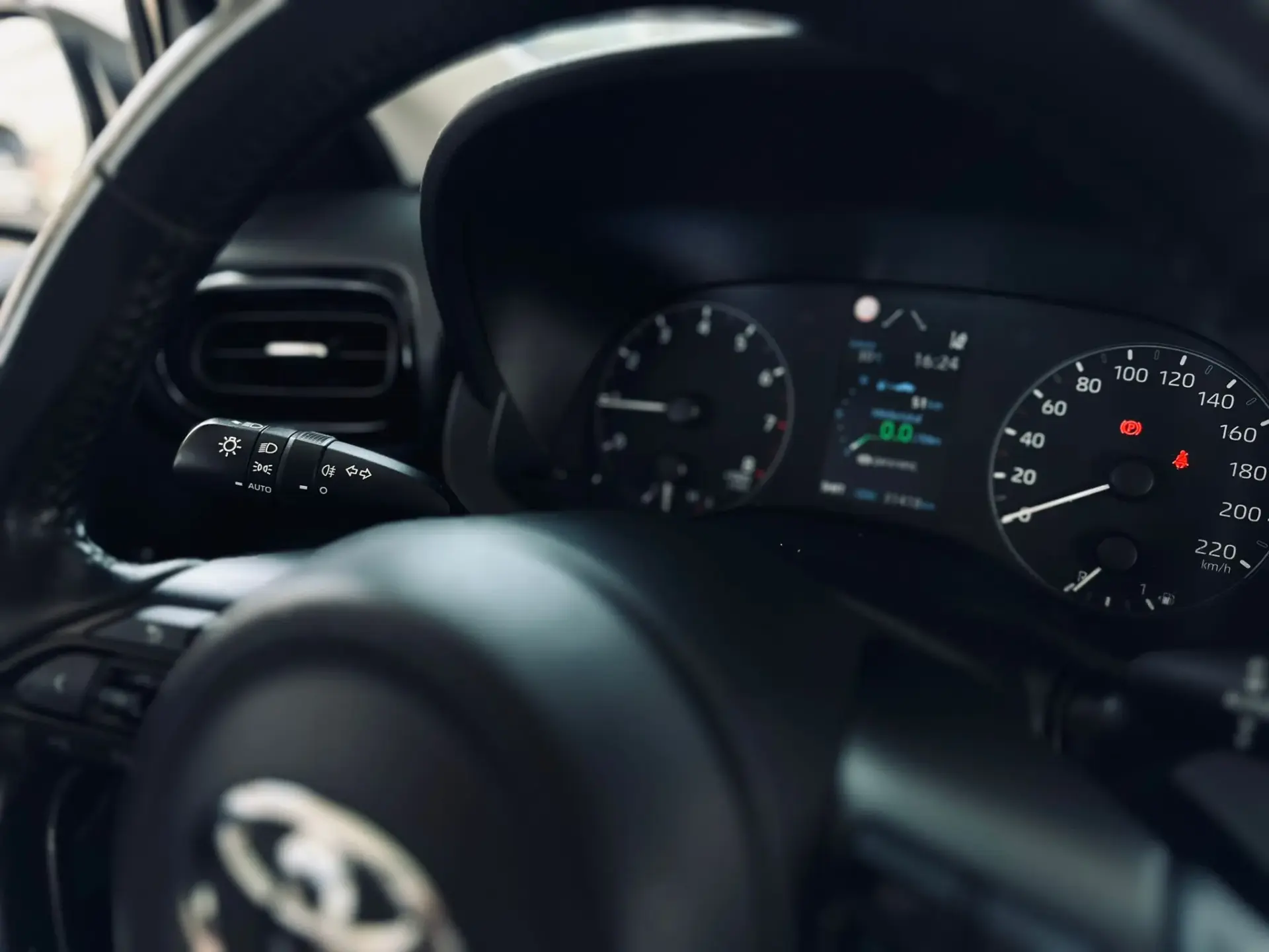 Toyota Yaris 1.0 VVT-i Comfort 12