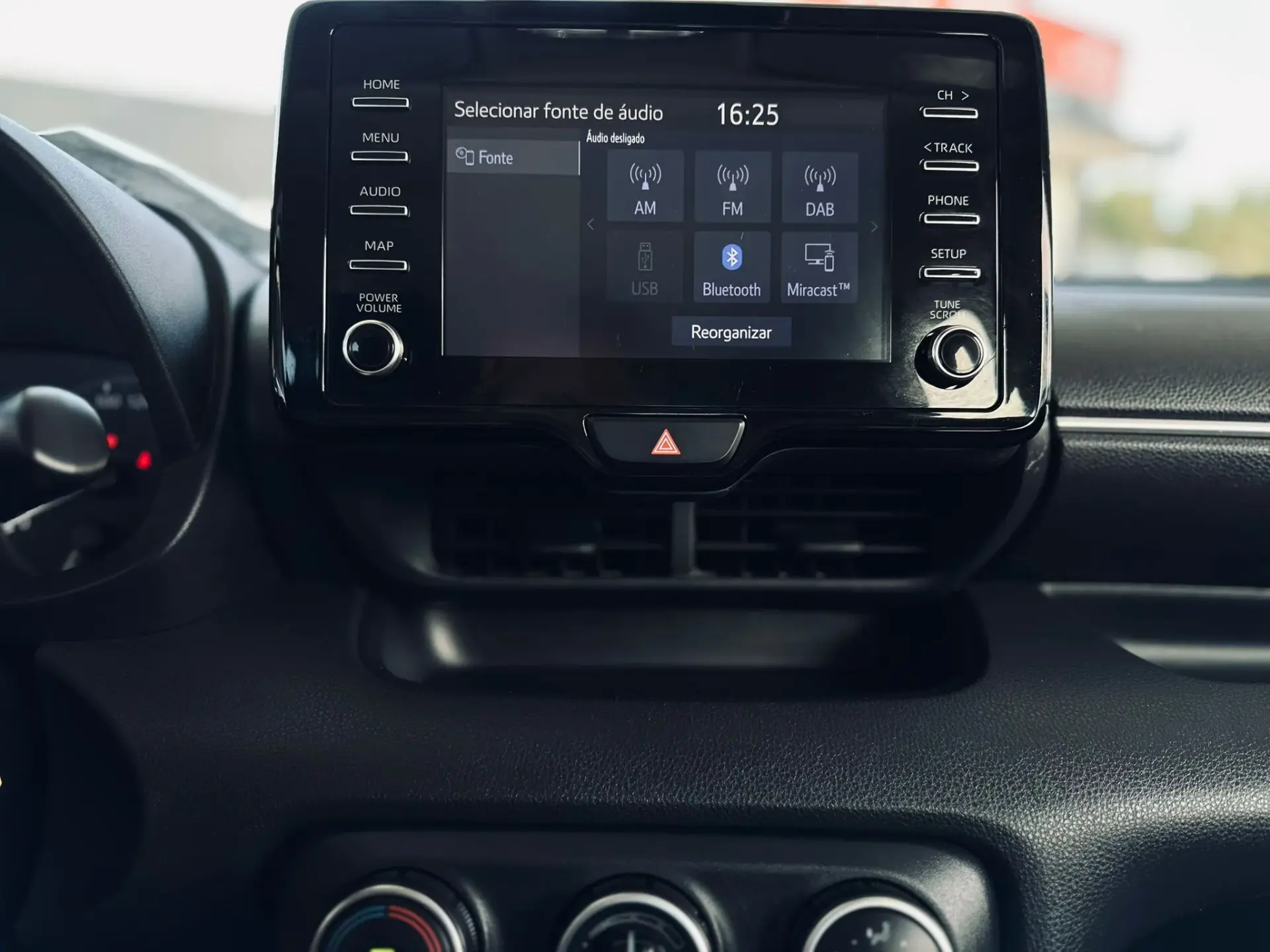 Toyota Yaris 1.0 VVT-i Comfort 14