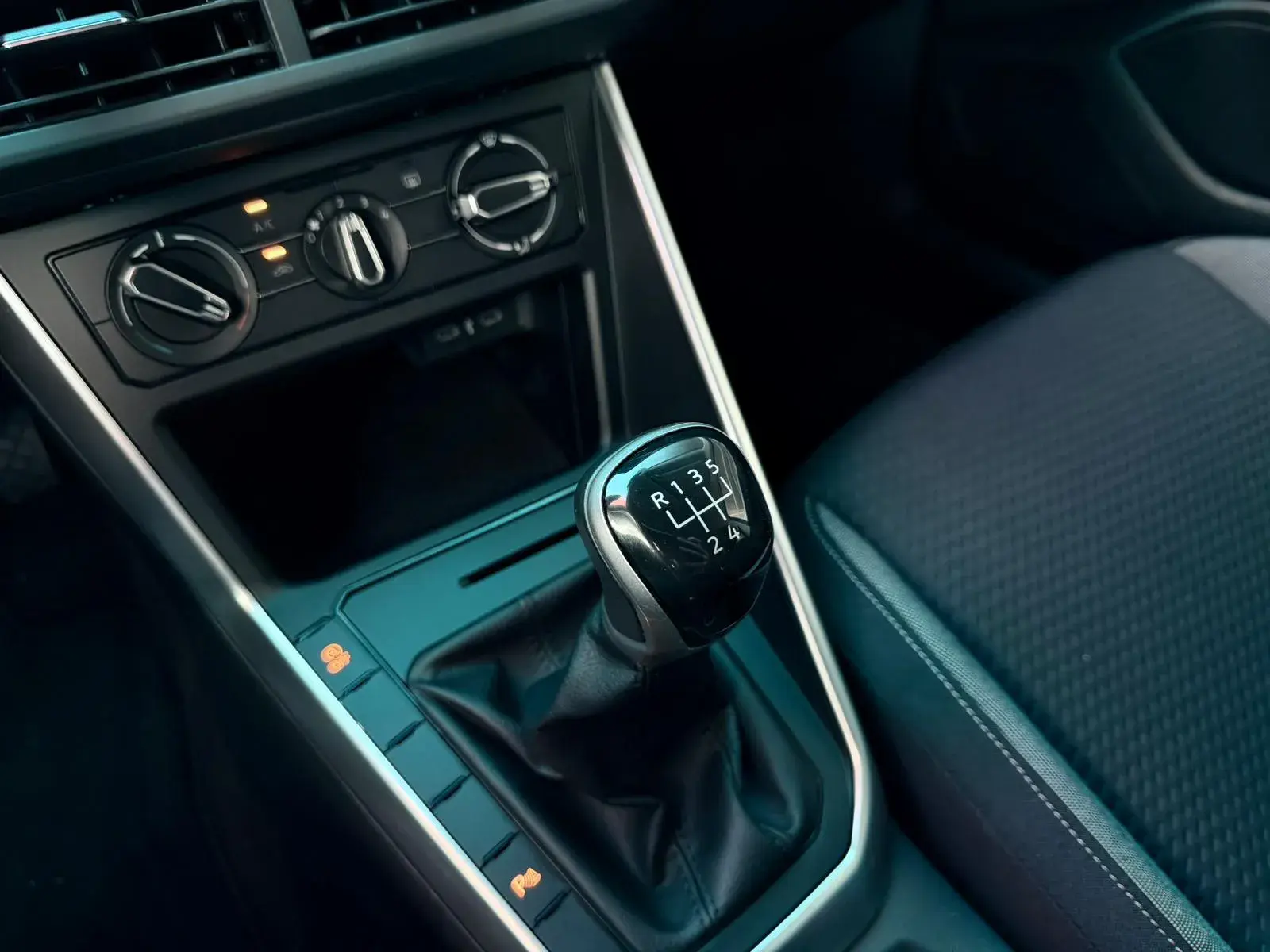 Volkswagen Polo 1.0 TSI Life 15