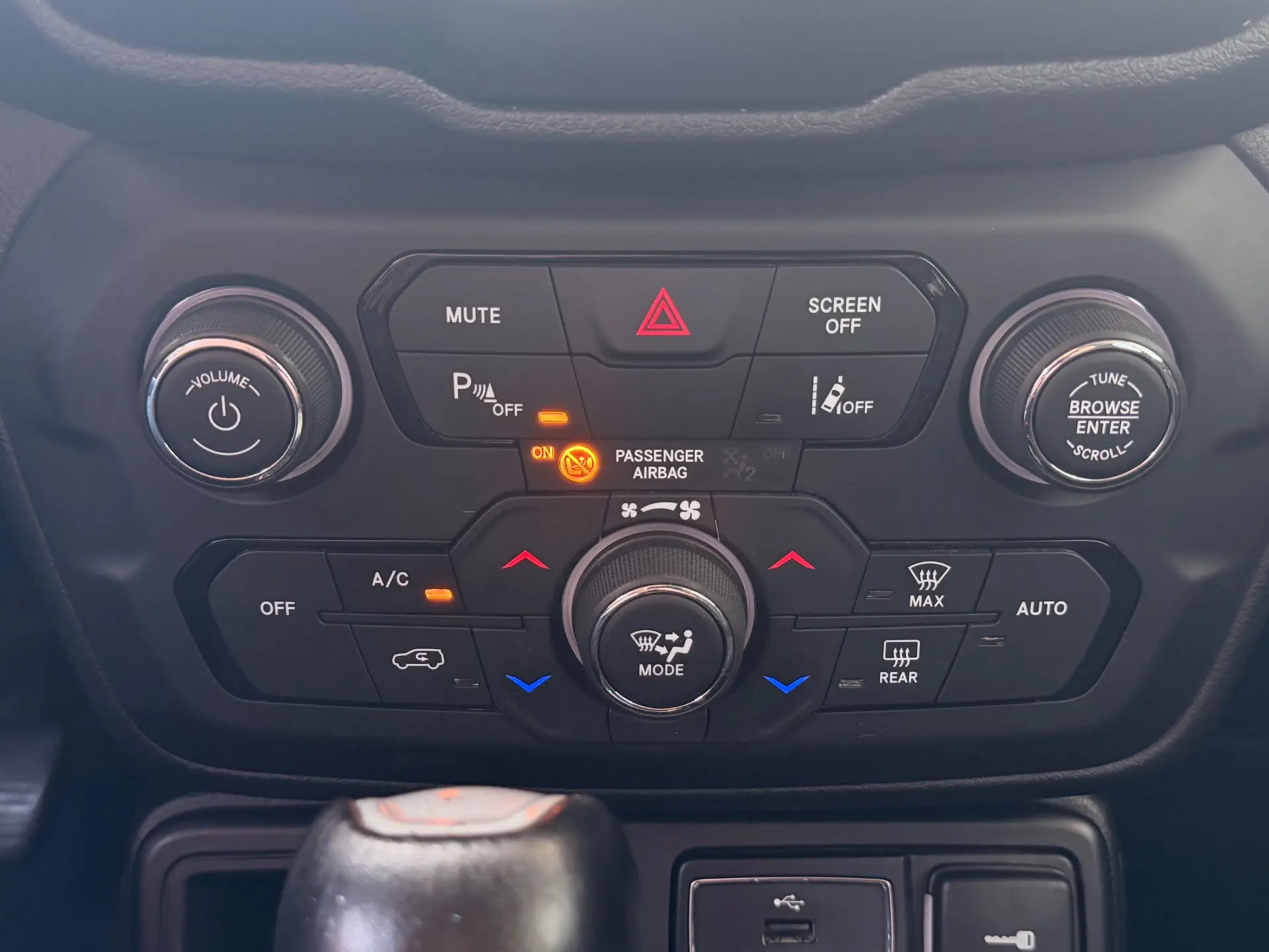 Jeep Renegade 1.6 MJD Limited DCT 24