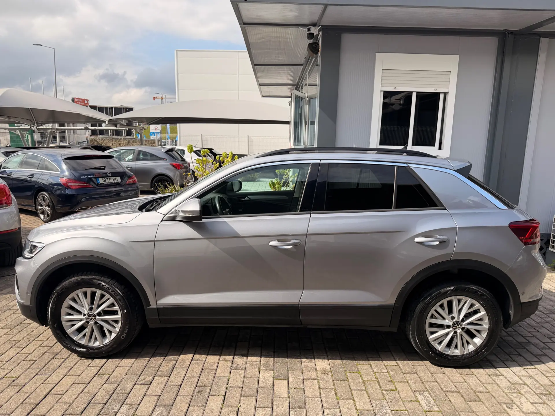 Volkswagen T-Roc LIFE 4