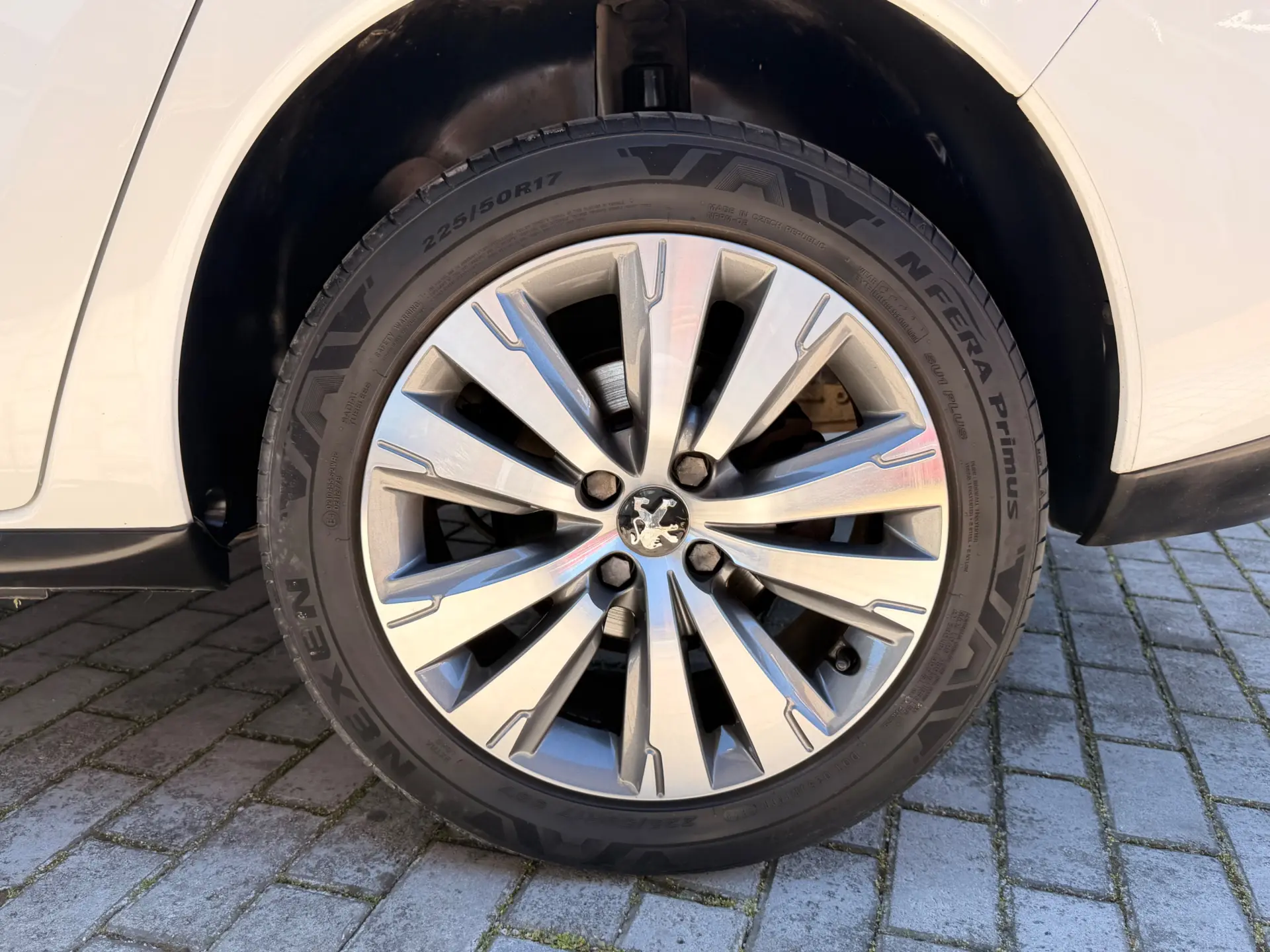 Peugeot 3008 1.6 BlueHDi Allure 15