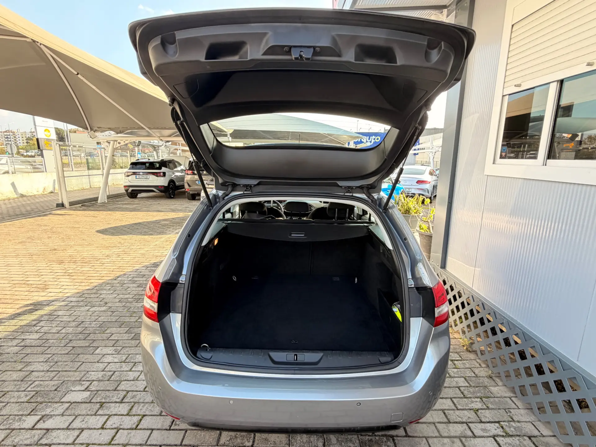 Peugeot 308 SW 1.6 BlueHDi Active 11