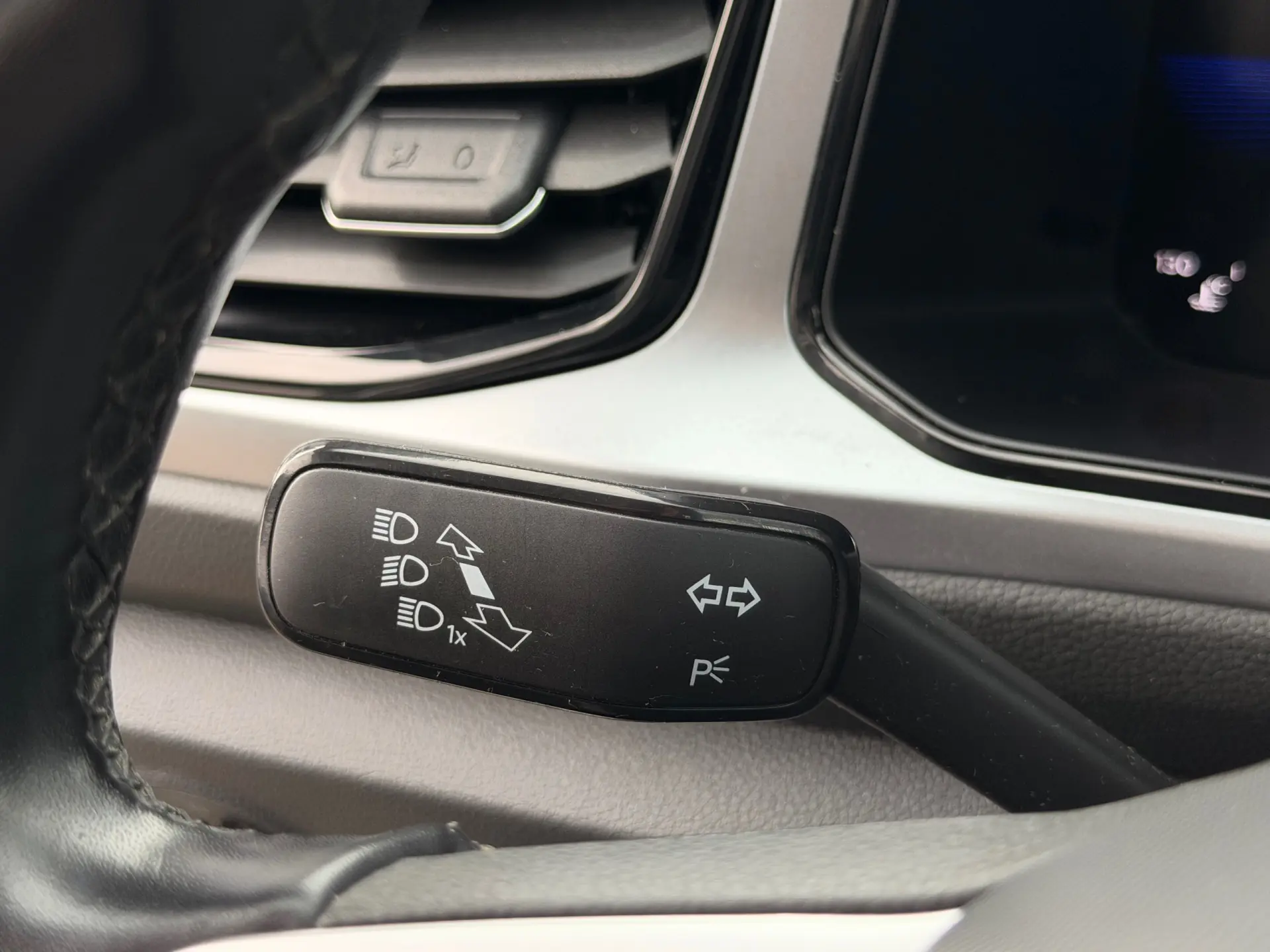 Volkswagen T-Roc LIFE 19