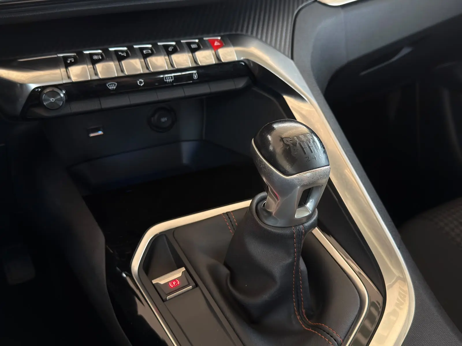 Peugeot 3008 1.5 BlueHDi Active 15