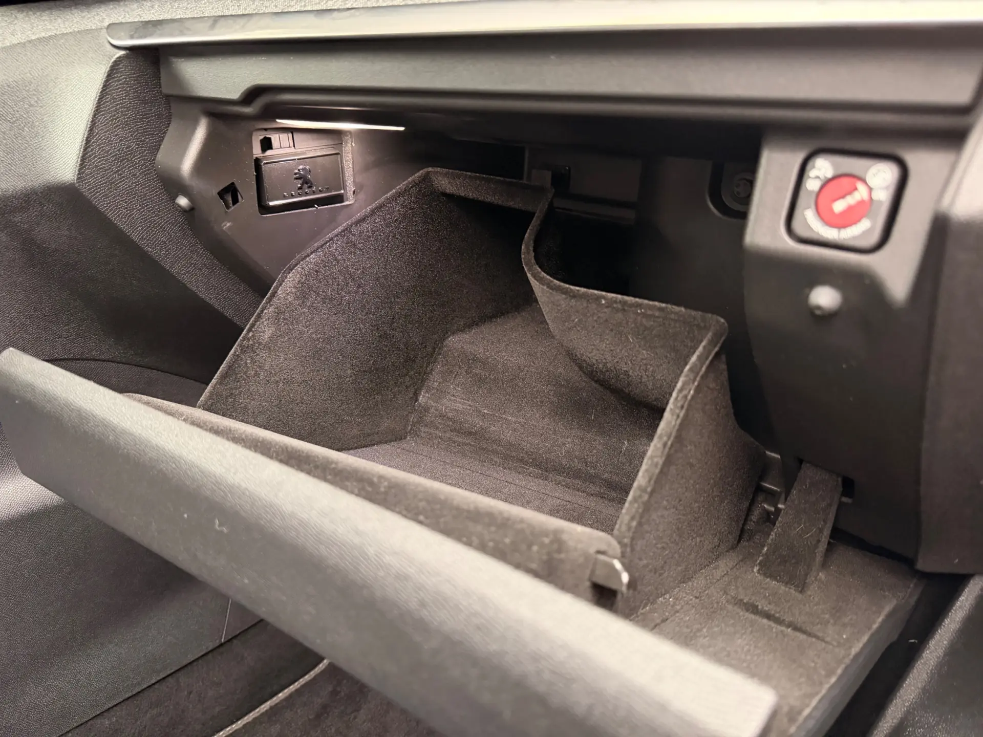 Peugeot 3008 1.6 BlueHDi GT Line 33