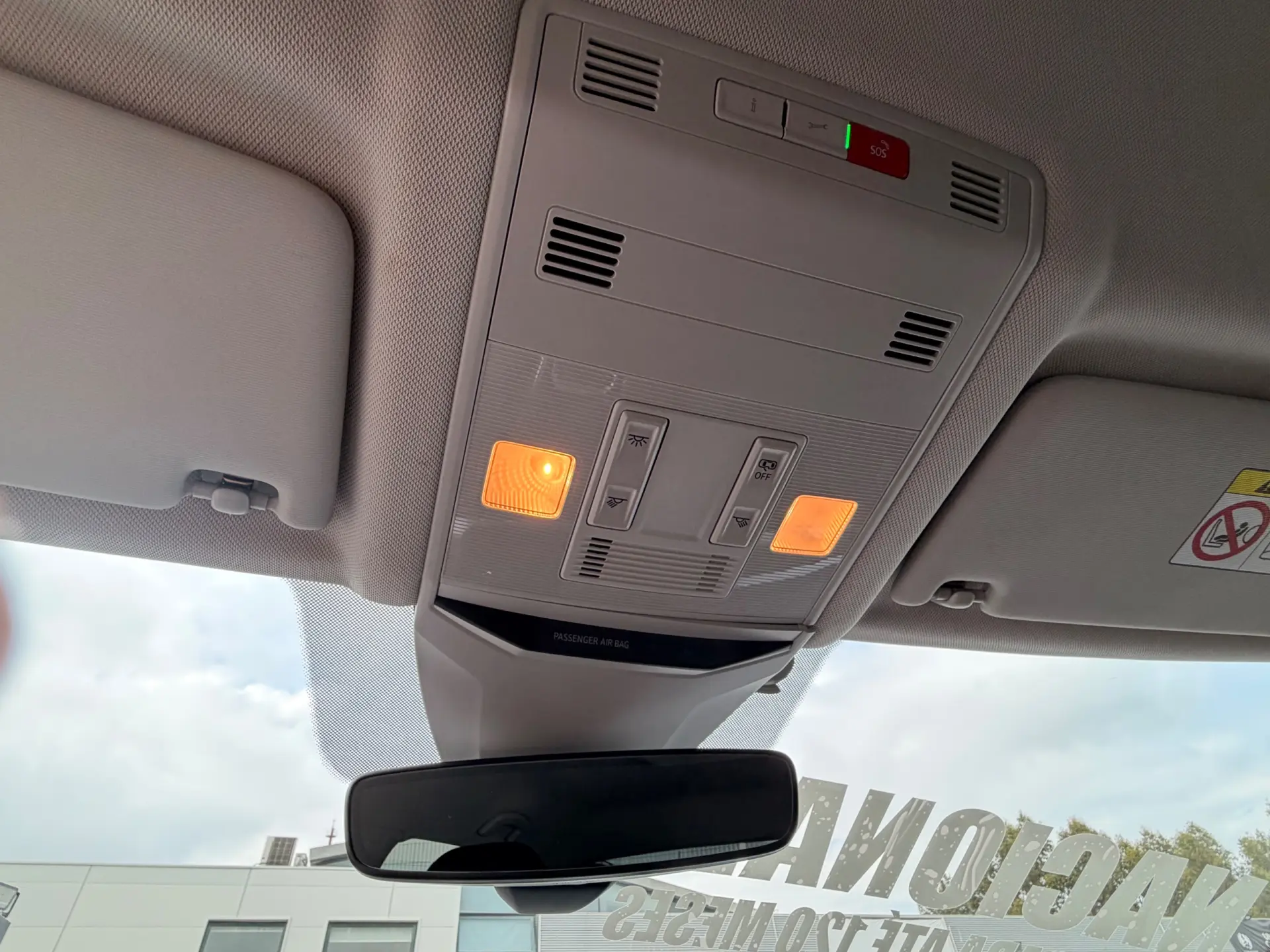 Volkswagen T-Roc LIFE 32