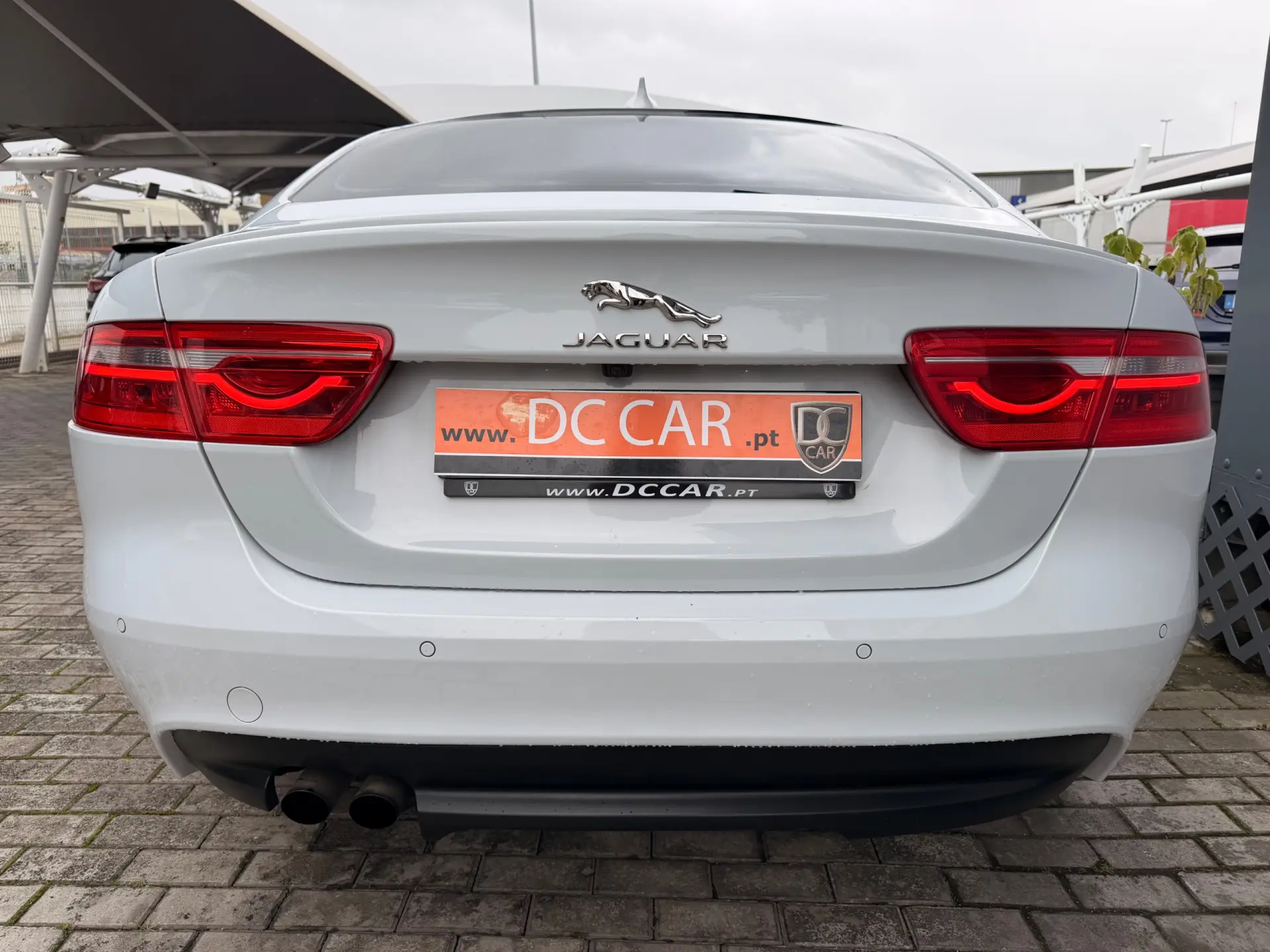 Jaguar XE 2.0 D 9
