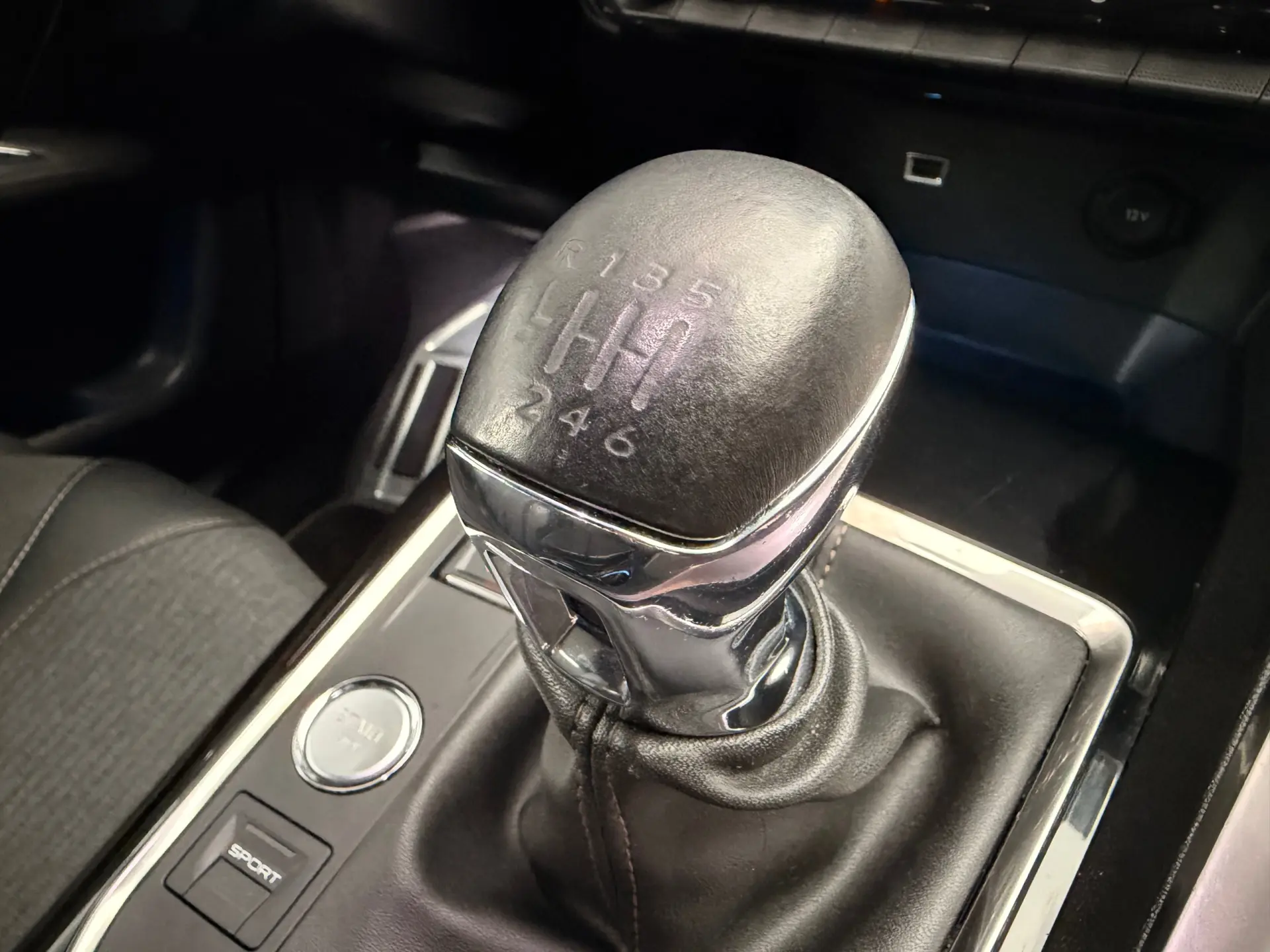 Peugeot 3008 1.6 BlueHDi GT Line 27