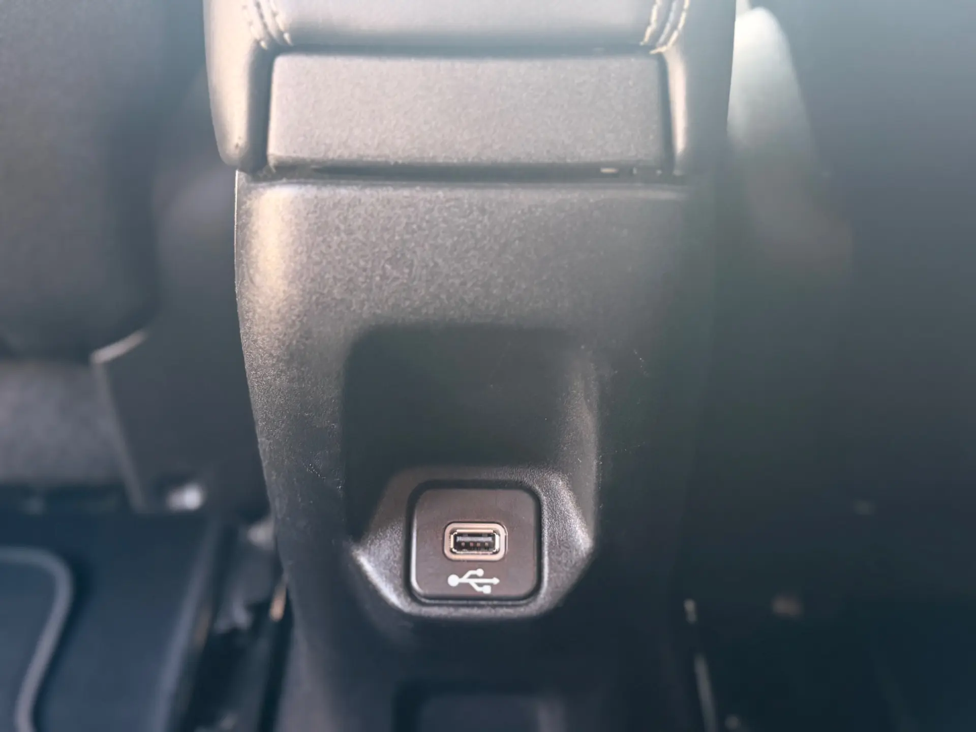 Jeep Renegade 1.6 MJD Limited DCT 37