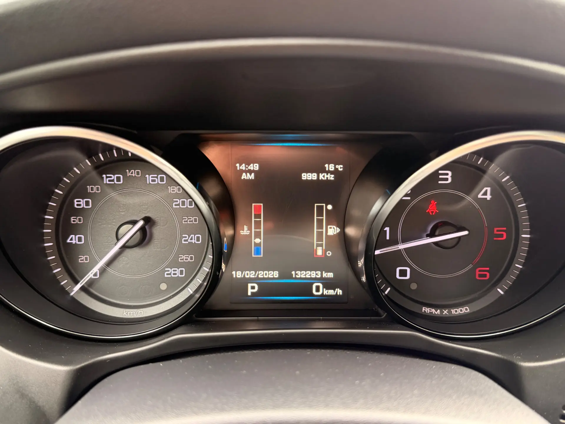 Jaguar XE 2.0 D R-Dynamic S 21